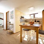 Rooftop Delight With Terrace Apartamento