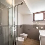 Rooftop Delight With Terrace Apartamento
