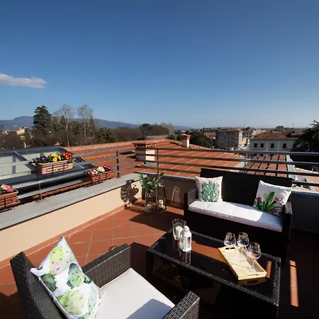Rooftop Delight With Terrace * 루카