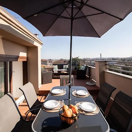 아파트 Rooftop Delight With Terrace *