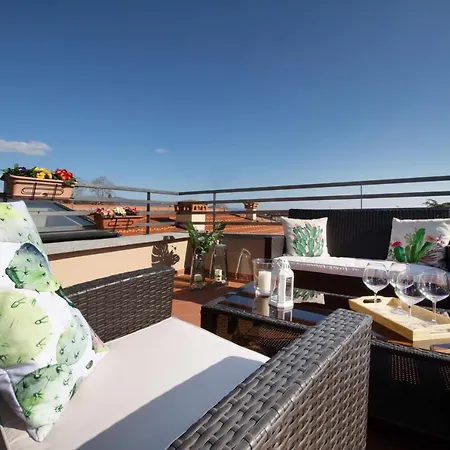 아파트 Rooftop Delight With Terrace 루카
