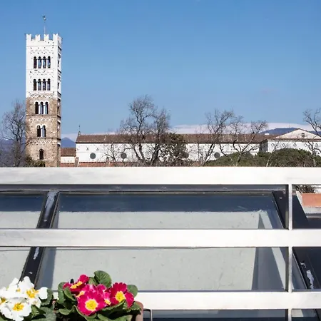 Rooftop Delight With Terrace Apartman