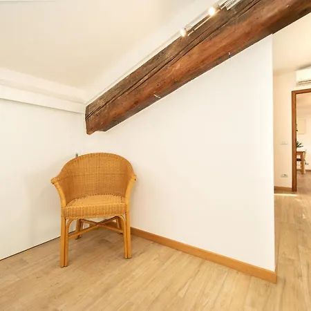 Rooftop Delight With Terrace Apartman